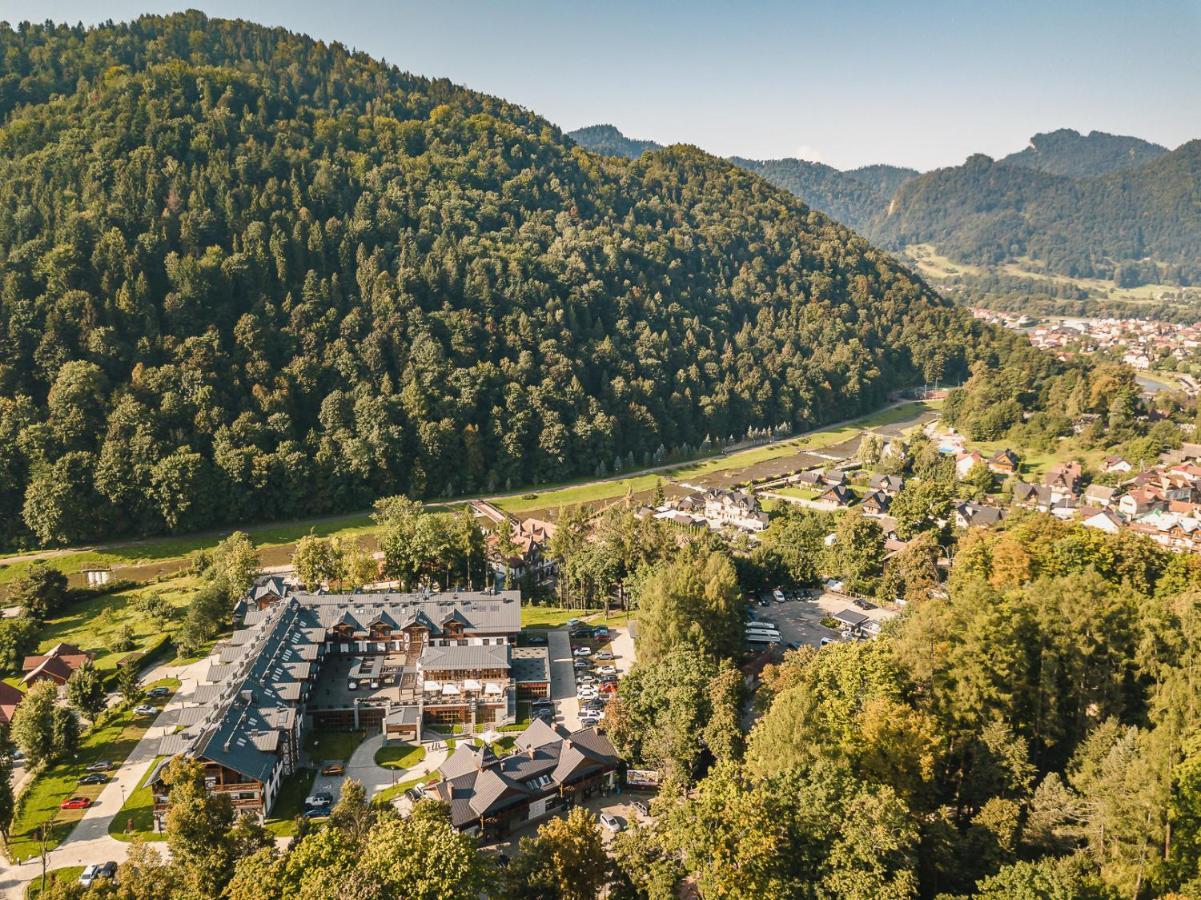 Szczawnica Park Resort & Spa Exteriör bild Aerial view of the resort